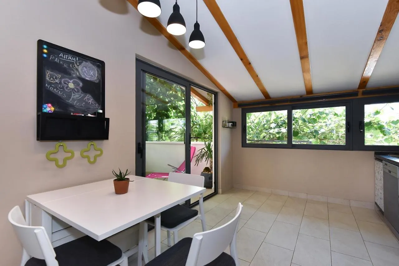 Little Monkey Apartment 자다르